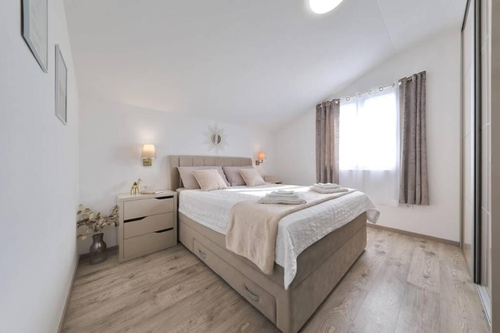 Apartman Chiara Galovac  Extérieur photo